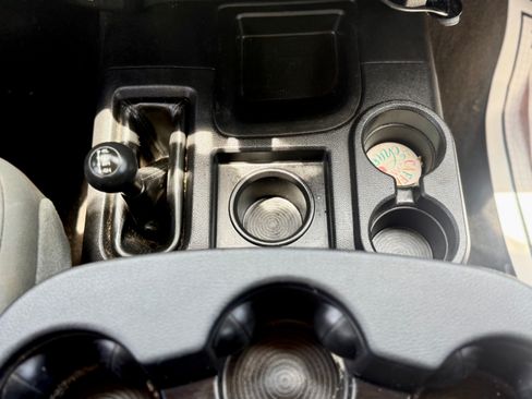 Used 2016 RAM 3500 Tradesman w/ Chrome Appearance Group image 18