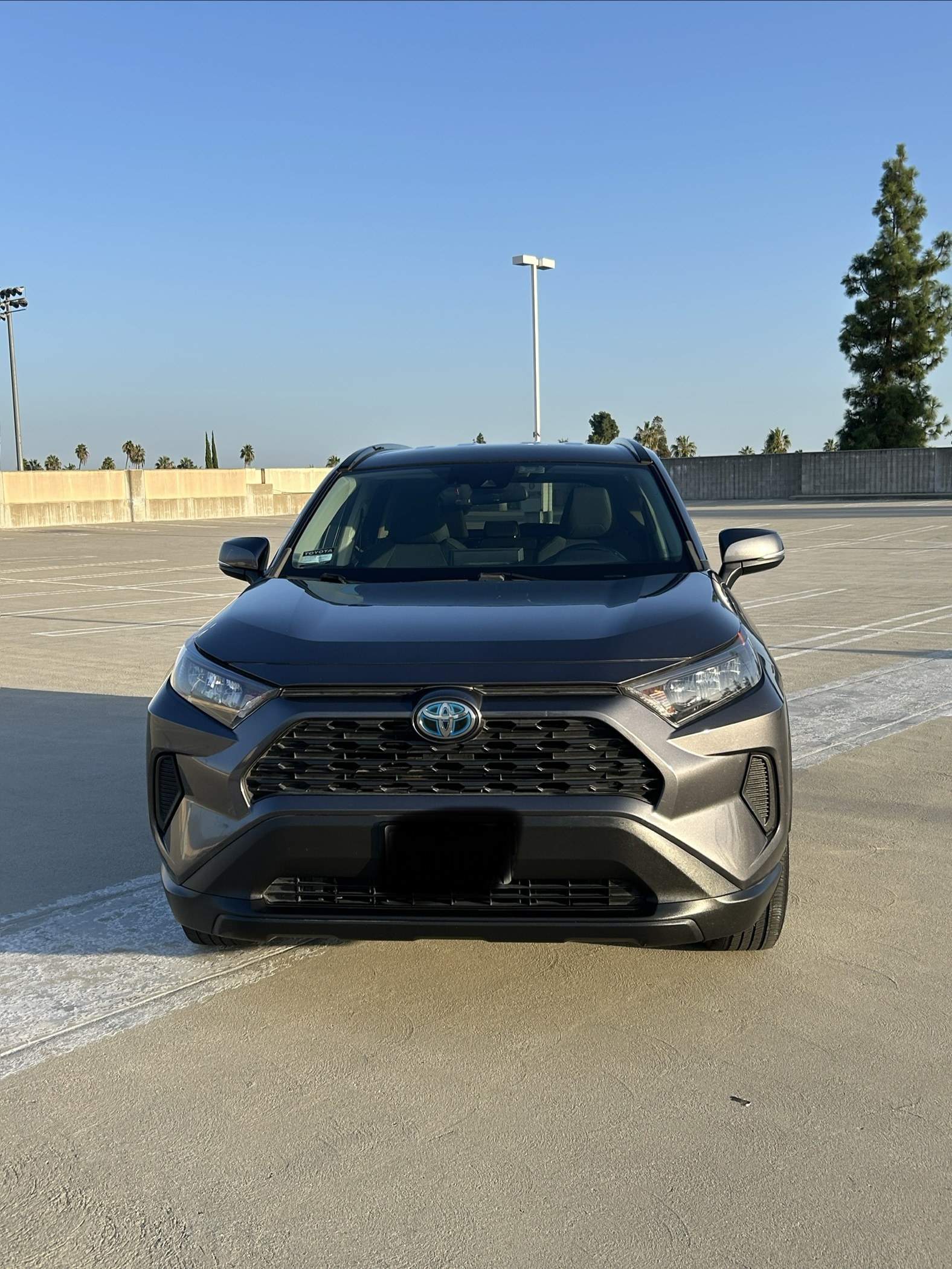 Used 2019 Toyota RAV4 LE AWD/4WD image 4