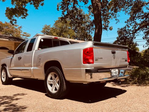 Used 2009 Dodge Dakota Laramie RWD image 8