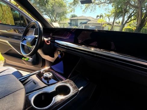 Used 2026 Cadillac Escalade IQL Luxury image 23