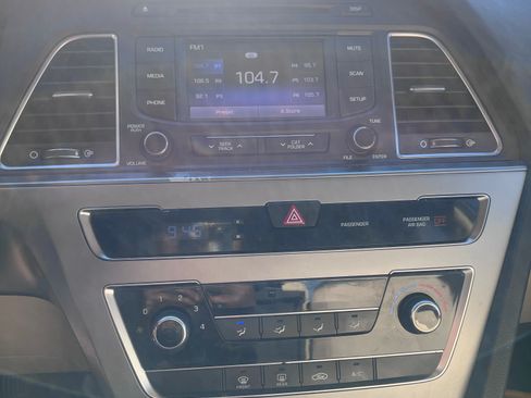 Used 2015 Hyundai Sonata SE w/ Option Group 09 image 11