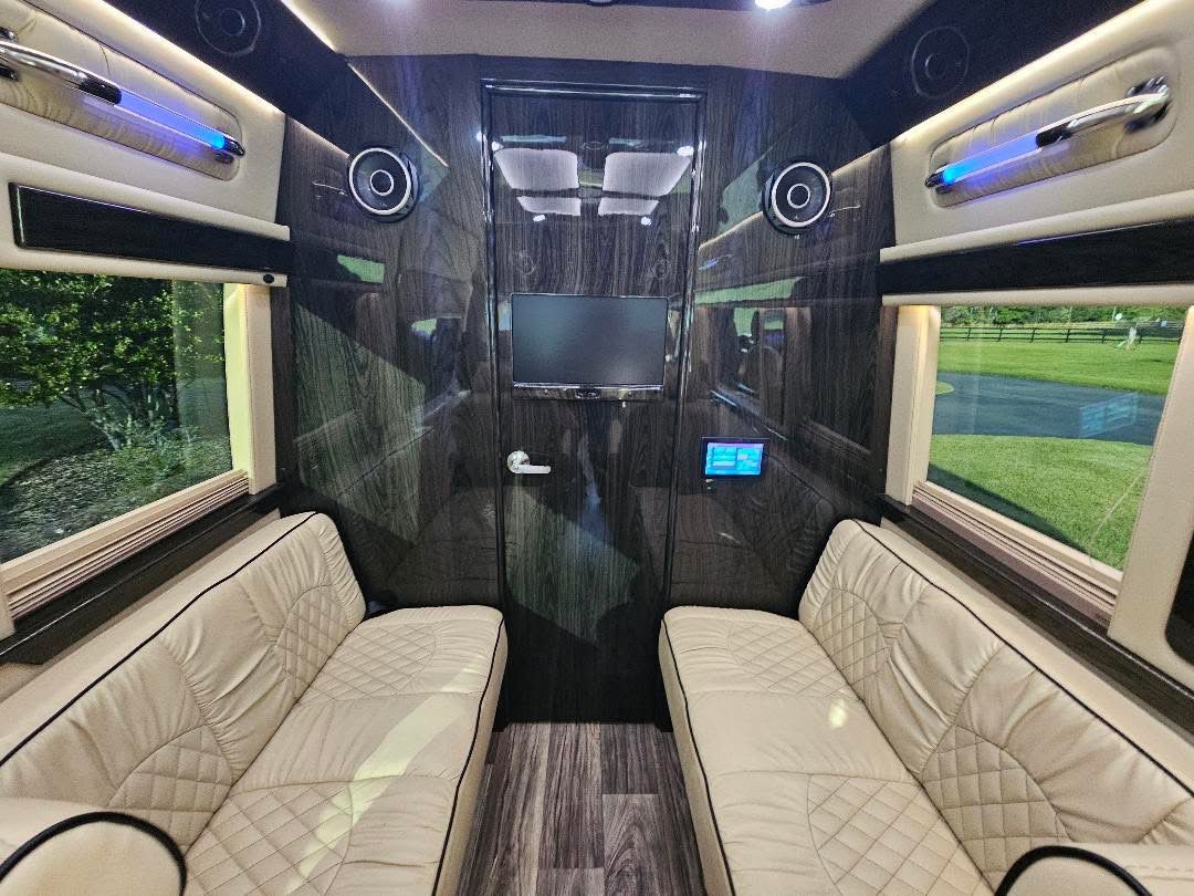 Used 2020 Mercedes-Benz Sprinter 2500 image 8