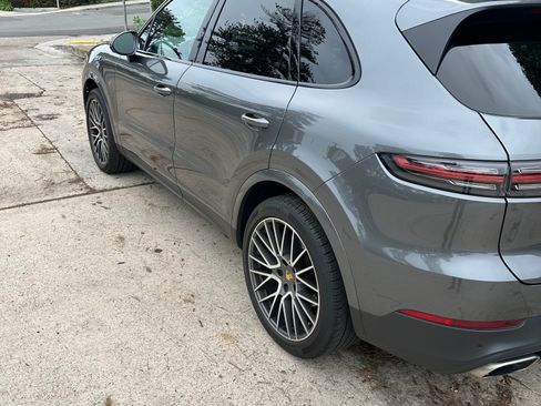 Used 2021 Porsche Cayenne image 10