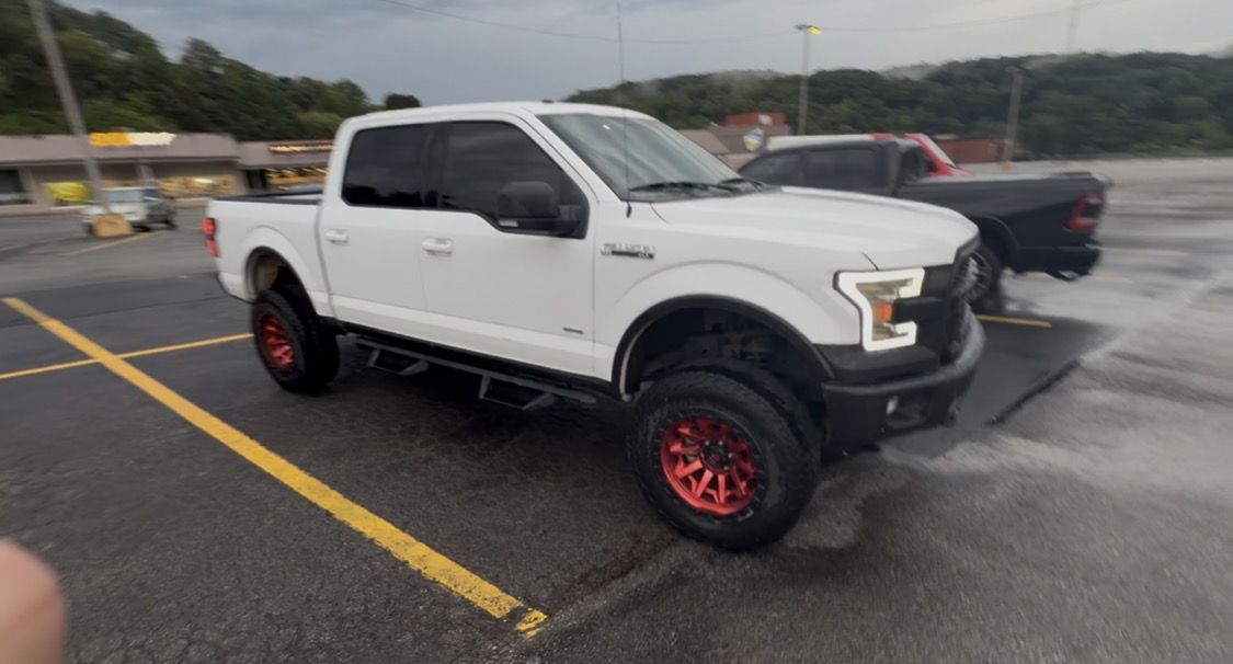 Used 2017 Ford F150 XLT w/ Equipment Group 302A Luxury AWD/4WD image 4