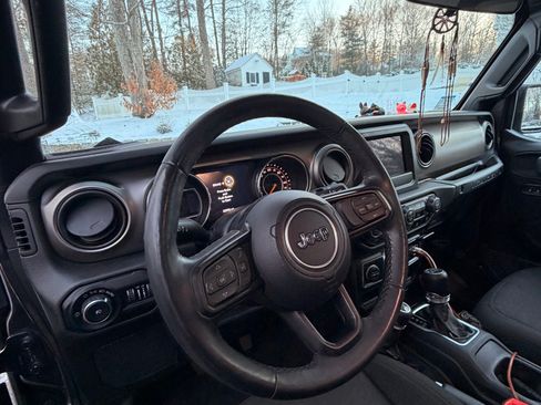 Used 2020 Jeep Wrangler Sport image 9