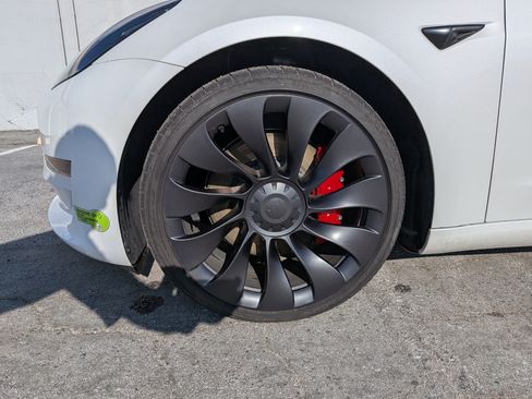 Used 2023 Tesla Model 3 Performance image 25