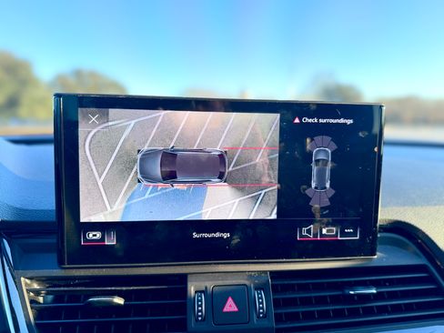 Used 2023 Audi SQ5 Premium Plus w/ Premium Plus Package image 5