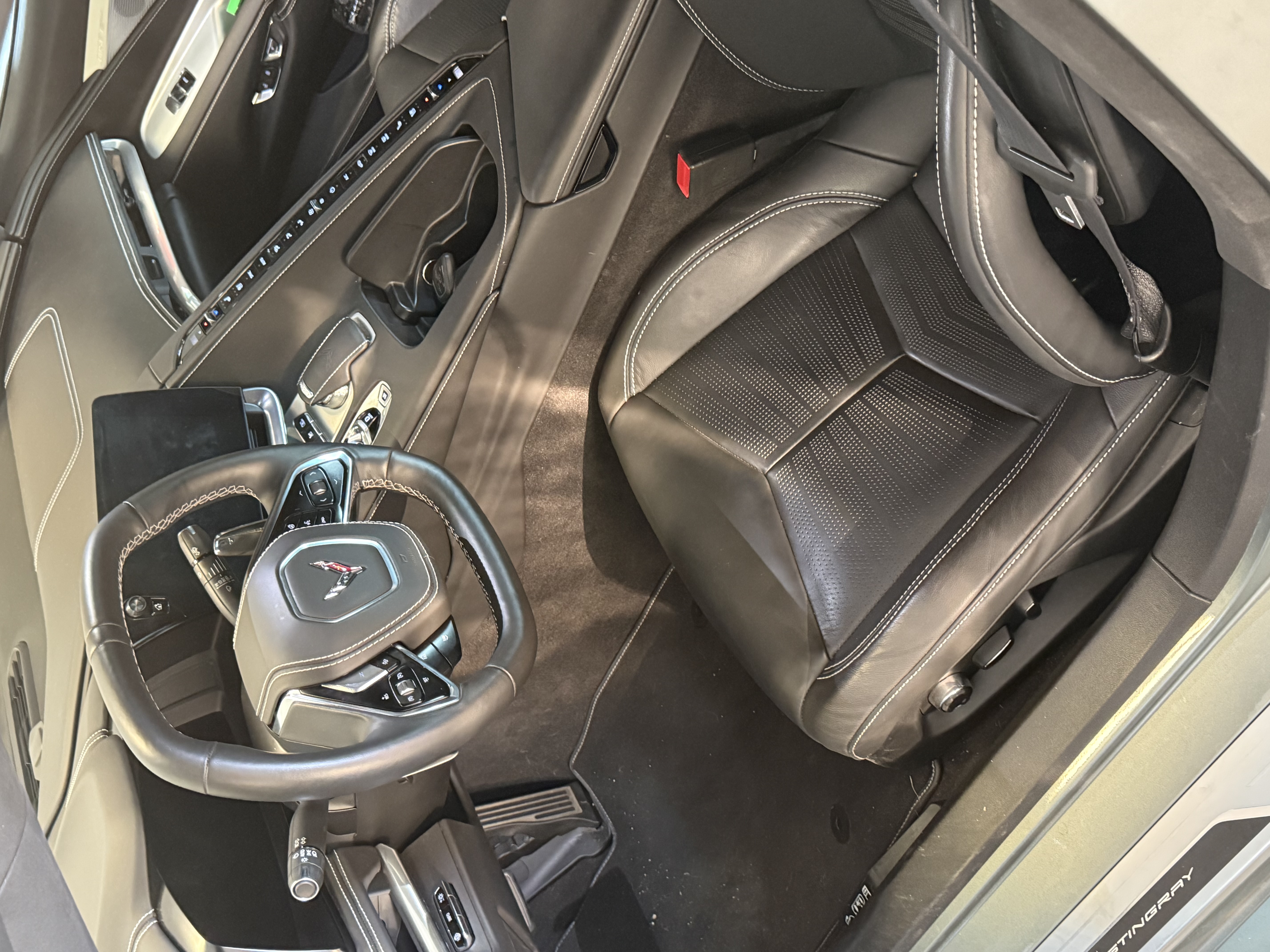 Used 2024 Chevrolet Corvette Stingray Premium Cpe w/ Z51 Performance Package RWD image 5