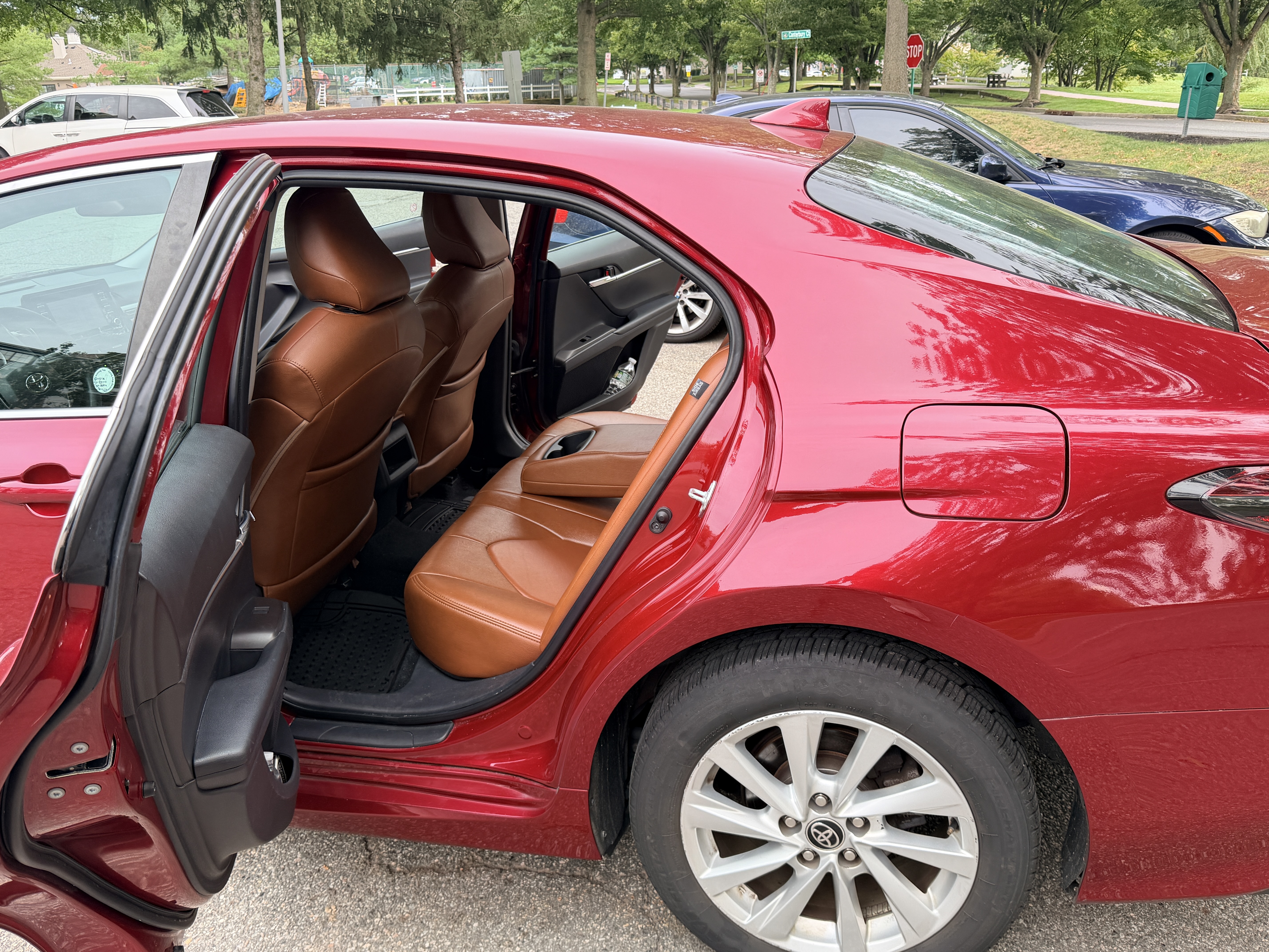 Used 2021 Toyota Camry LE FWD image 12