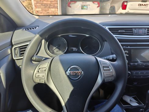 Used 2016 Nissan Rogue S image 9