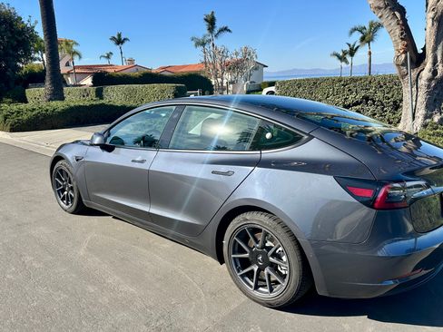 Used 2021 Tesla Model 3 Standard Range Plus image 5