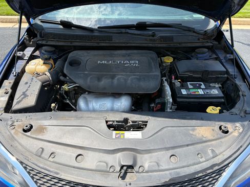 Used 2016 Chrysler 200 Limited FWD image 13