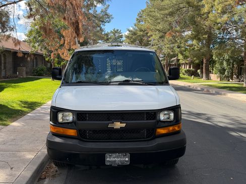 Used 2016 Chevrolet Express 2500 image 1