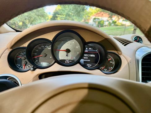 Used 2014 Porsche Cayenne S AWD/4WD image 12
