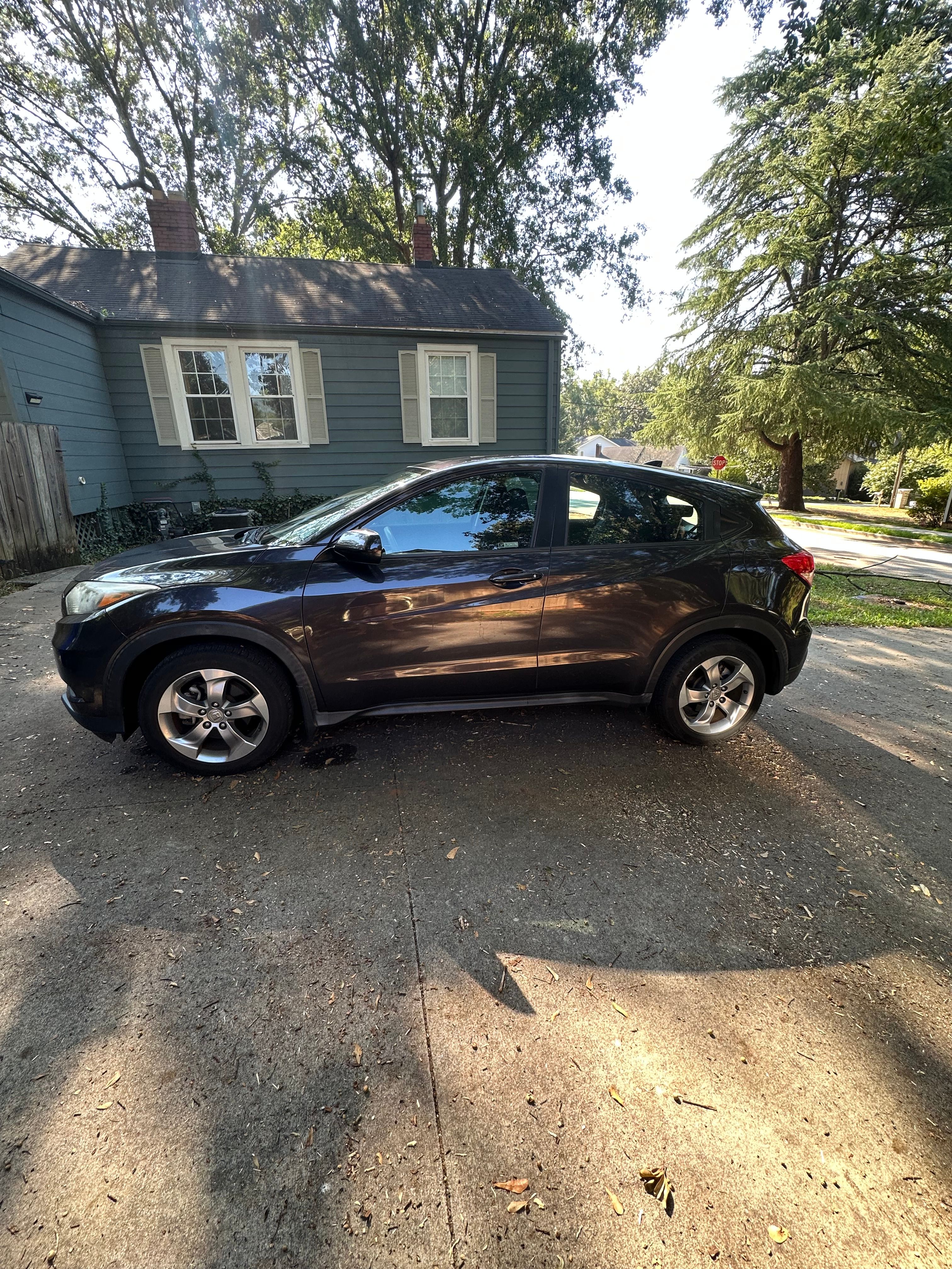Used 2018 Honda HR-V LX image 1