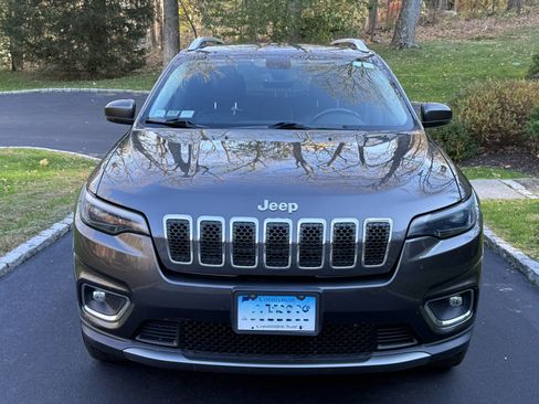 Used 2019 Jeep Cherokee Limited image 4