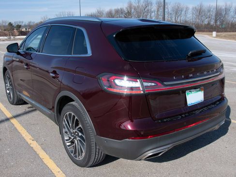 Used 2020 Lincoln Nautilus Reserve w/ Equipment Group 201A image 8