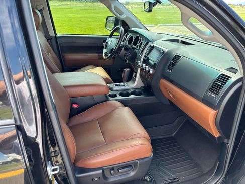 Used 2012 Toyota Tundra Limited w/ Platinum Pkg AWD/4WD image 10