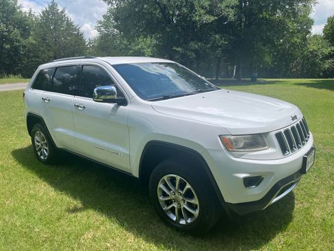 Used 2014 Jeep Grand Cherokee Limited w/ Trailer Tow Group IV RWD image 11