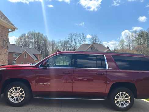 Used 2020 GMC Yukon XL SLT w/ Open Road Package image 4