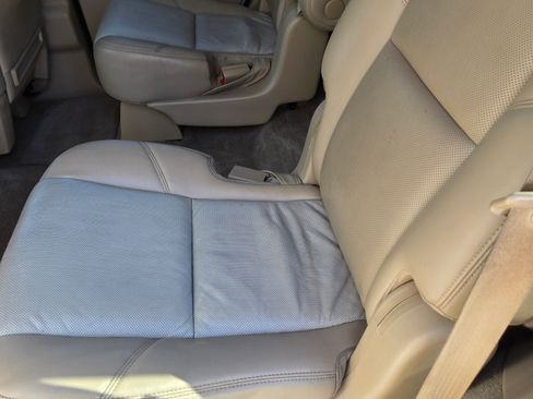 Used 2012 GMC Yukon Denali image 2