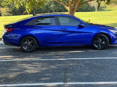 Used 2023 Hyundai Elantra SEL image 8