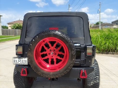Used 2017 Jeep Wrangler Unlimited Sport w/ Quick Order Package 24S AWD/4WD image 6