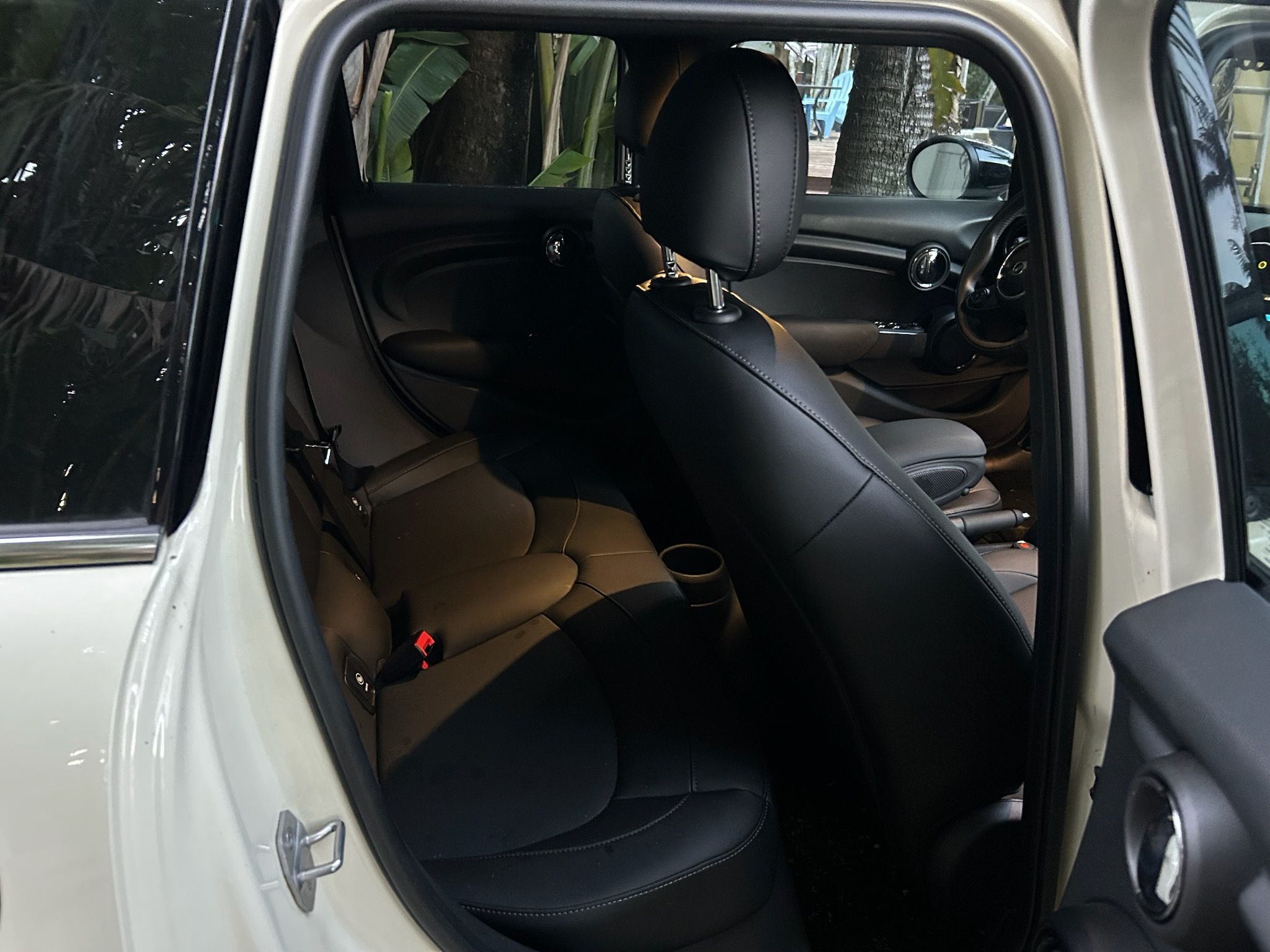 Used 2021 MINI Cooper 4-Door Hardtop FWD image 8