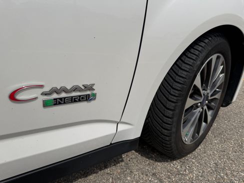 Used 2017 Ford C-MAX Energi Titanium w/ Equipment Group 501A image 8