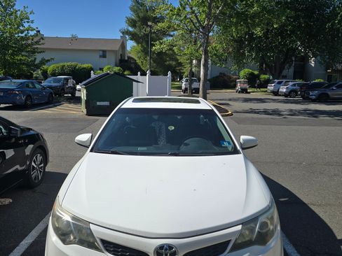 Used 2013 Toyota Camry SE FWD image 4