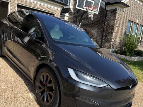 Used 2025 Tesla Model X Plaid AWD/4WD image 9