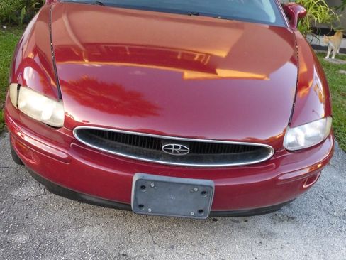 Used 1999 Buick Riviera Supercharged Coupe image 4