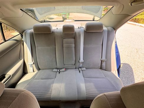 Used 2005 Toyota Camry LE FWD image 16