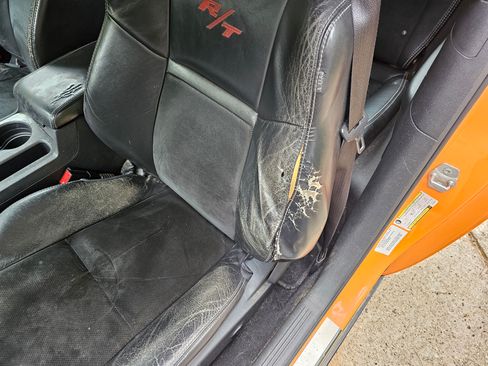 Used 2014 Dodge Challenger R/T RWD image 18