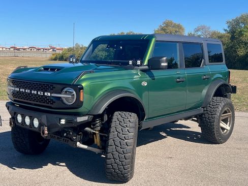 Used 2022 Ford Bronco Wildtrak image 14