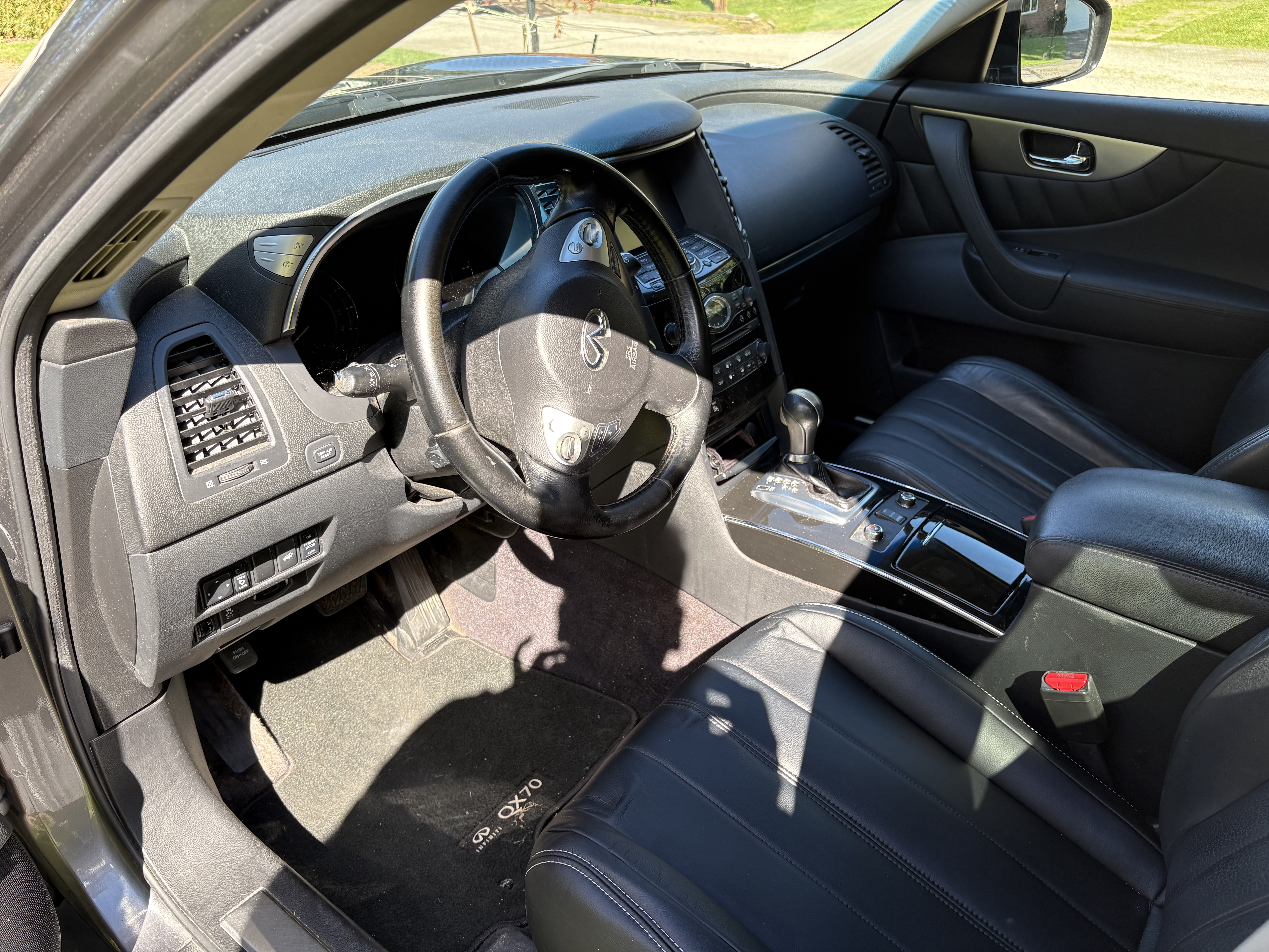 Used 2015 INFINITI QX70 AWD w/ Premium Package image 11