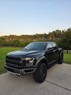 Used 2017 Ford F150 Raptor w/ Equipment Group 802A Luxury AWD/4WD image 2