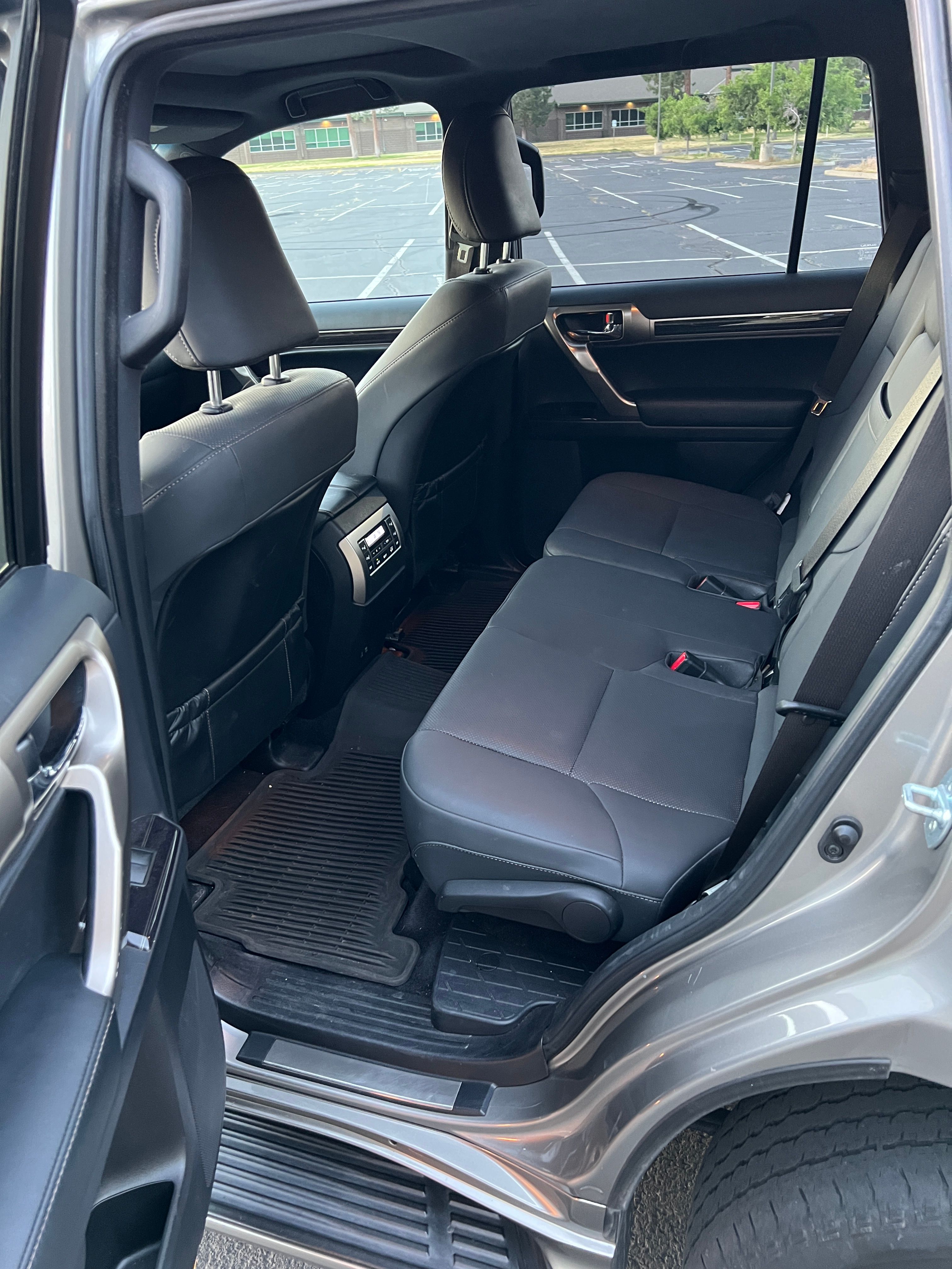 Used 2021 Lexus GX 460 Premium w/ Premium Package AWD/4WD image 24