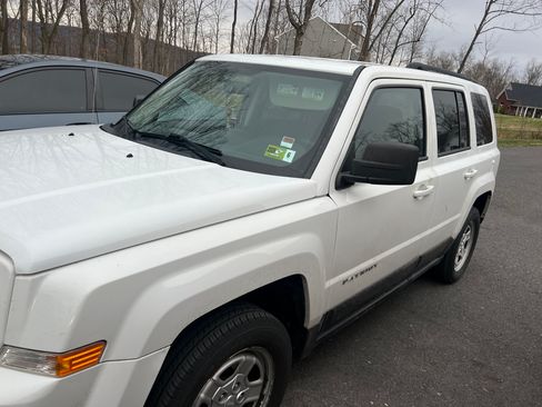 Used 2015 Jeep Patriot Sport w/ Power Value Group image 4