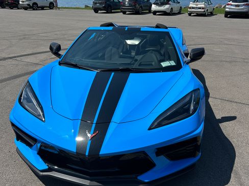 Used 2023 Chevrolet Corvette Stingray Premium Conv w/ Z51 Performance Package RWD image 2