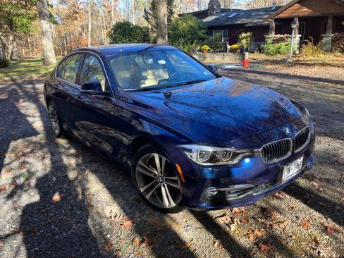 Used 2018 BMW 330i xDrive 330i xDrive Sedan 4D image 2