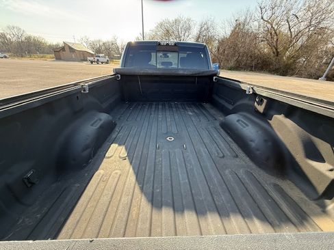 Used 2016 RAM 3500 SLT w/ Luxury Group image 11