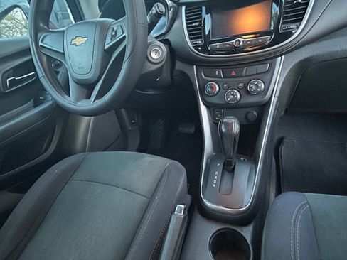 Used 2017 Chevrolet Trax LS image 16