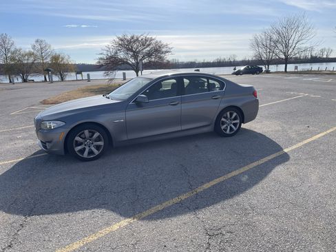 Used 2011 BMW 550i 550i Sedan 4D image 2