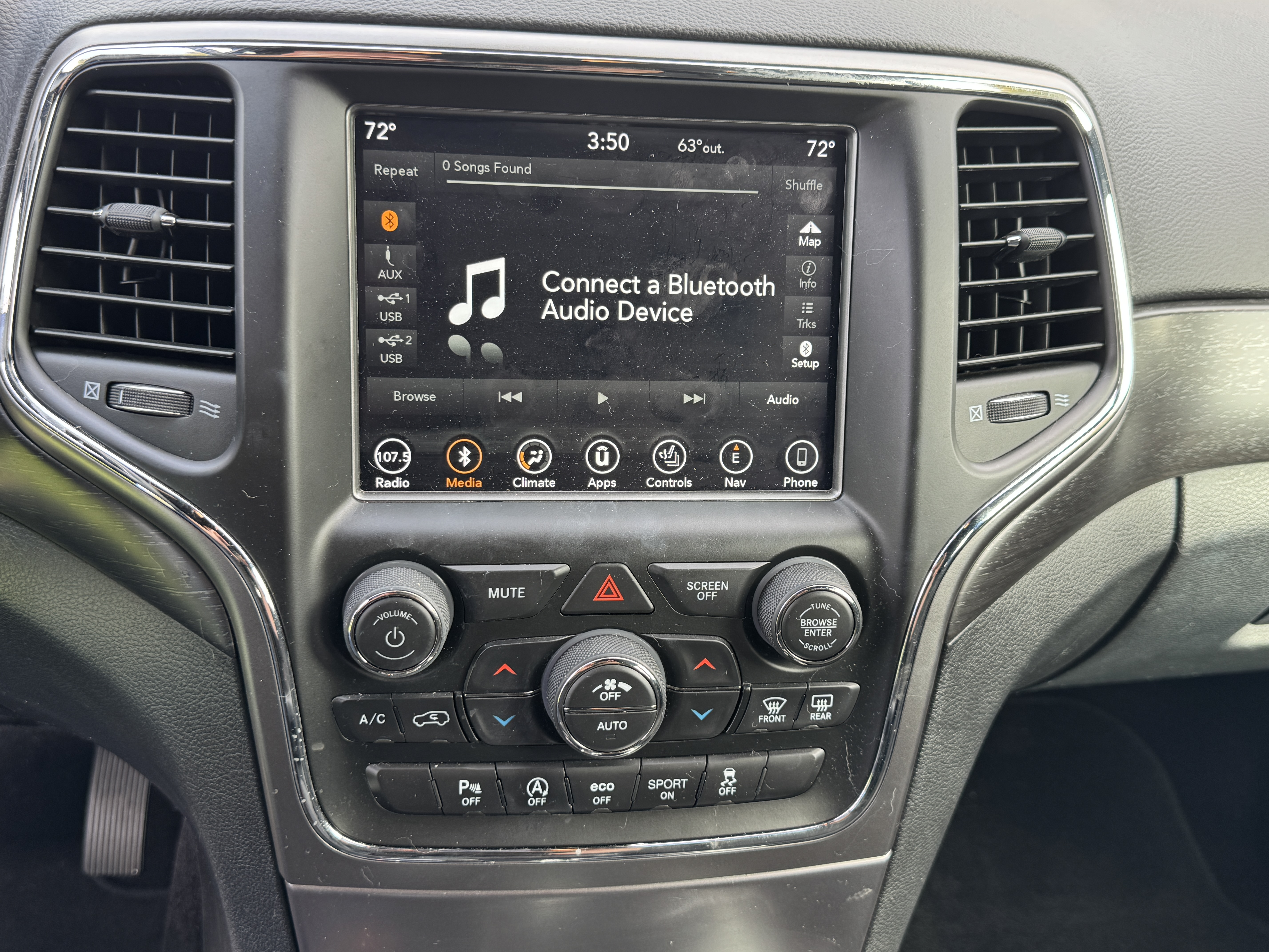Used 2018 Jeep Grand Cherokee Laredo AWD/4WD image 12