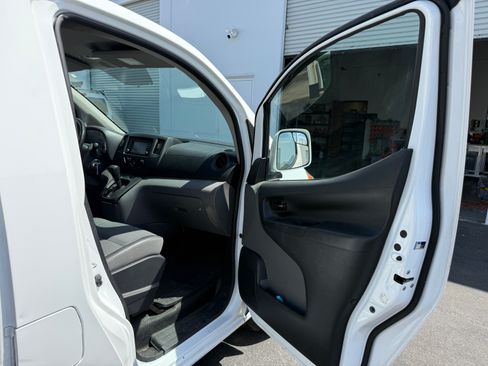 Used 2017 Nissan NV200 SV w/ Technology Package image 8