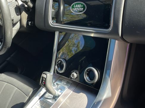 Used 2018 Land Rover Range Rover Sport HSE image 20