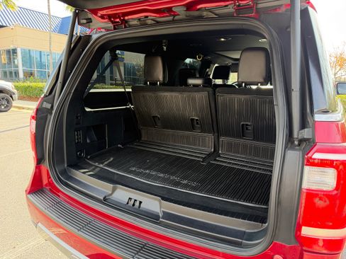 Used 2021 Ford Expedition Max XLT image 17