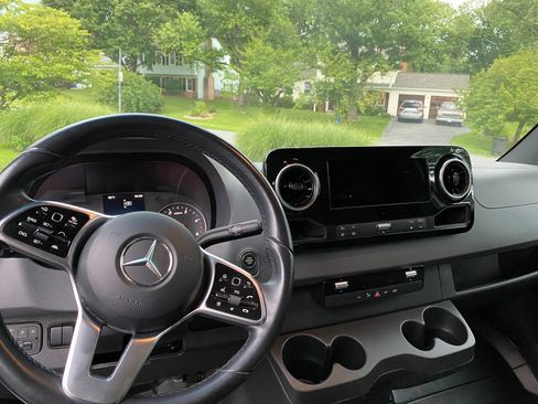 Used 2021 Mercedes-Benz Sprinter 3500 image 11