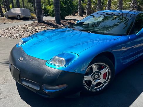Used 1999 Chevrolet Corvette Coupe w/ Lighting Pkg RWD image 28
